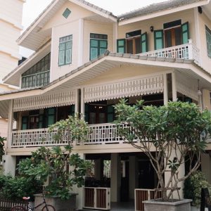 งานแกะมือ ไม้แกะสลัก ไม้แกะฉลุ ระเบียง (คลิกดูรายละเอียด)